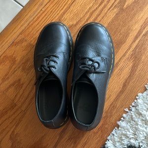 dr marten oxford shoes